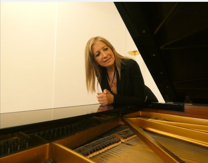 Primo premio al Cet di Mogol per la pianista astigiana Anna Dari Primo premio al Cet di Mogol per la pianista astigiana Anna Dari