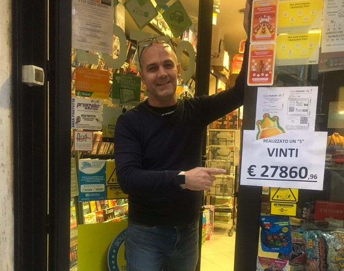 Asti sorride per il SuperEnalotto: centrato un "cinque" alla tabaccheria di via Brofferio Asti sorride per il SuperEnalotto: centrato un "cinque" alla tabaccheria di via Brofferio