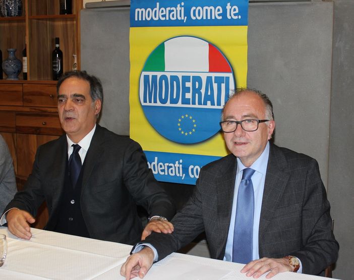 Maurizio Carcione (a destra) ritratto con il segretario del movimento, On. Giacomo Portas Maurizio Carcione (a destra) ritratto con il segretario del movimento, On. Giacomo Portas