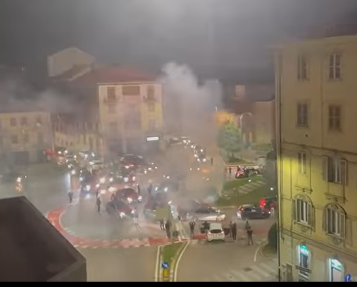 Alcune immagini del video che documenta i festeggiamenti Alcune immagini del video che documenta i festeggiamenti