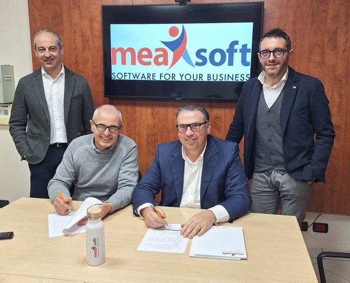 Al centro i titolari di Measoft srl, Davide Fornaca e Giorgio Cerruti, con i referenti Zucchetti Al centro i titolari di Measoft srl, Davide Fornaca e Giorgio Cerruti, con i referenti Zucchetti