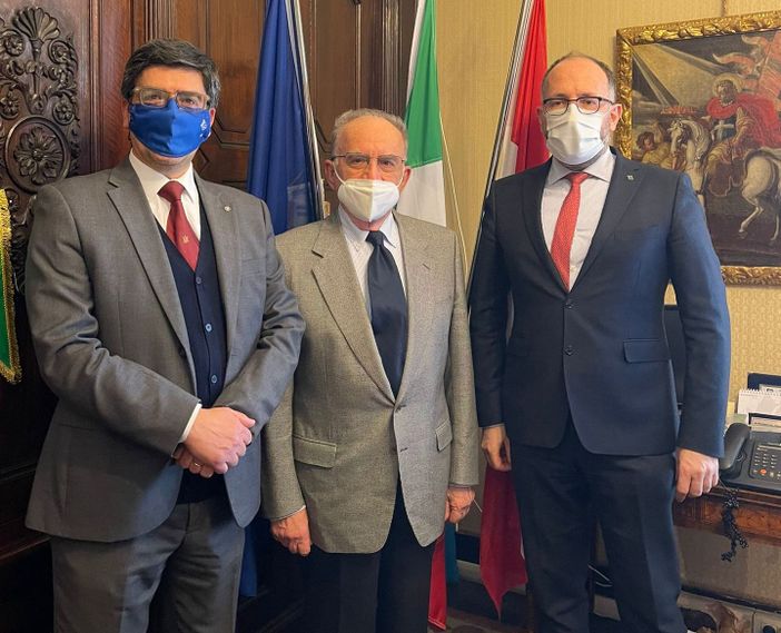 Ricevuti dal sindaco Rasero il Commissario Straordinario e il direttore dell'Automobile Club di Asti Ricevuti dal sindaco Rasero il Commissario Straordinario e il direttore dell'Automobile Club di Asti