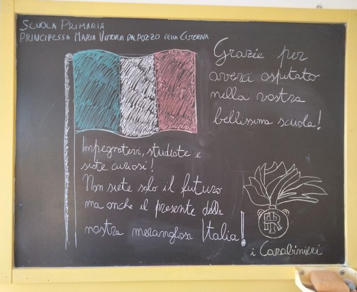 Cisterna: carabinieri in servizio per referendum scrivono ai ragazzi della primaria: "Siete il nostro futuro, ma anche il nostro presente"