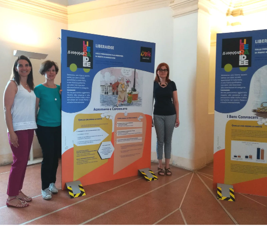 Il direttore dell'Archivio di Stato di Asti, Michela Gatti, l'artista Elena Pianta e Isabella Sorgon (LiberaCoordinamento provinciale di Asti). Il direttore dell'Archivio di Stato di Asti, Michela Gatti, l'artista Elena Pianta e Isabella Sorgon (LiberaCoordinamento provinciale di Asti).