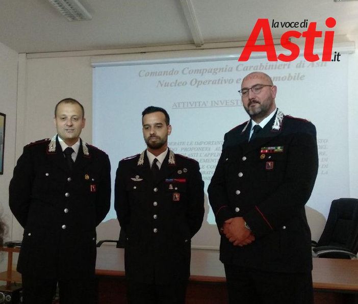 Nella foto, da sinistra, il tenente Roberto Iandiorio, il capitano Alessandro Guglielmo e maggiore Lorenzo Repetto ritratti nel corso della conferenza stampa