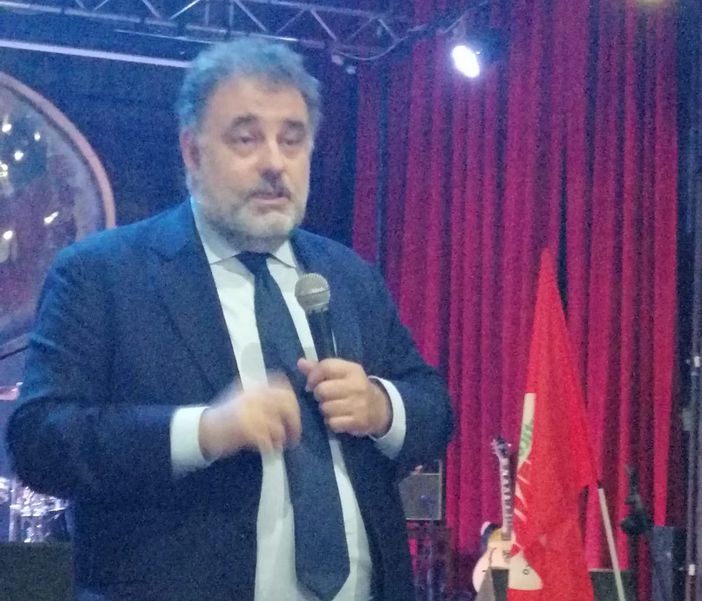 Il capogruppo alla Camera di Leu al Diavolo Rosso di Asti Il capogruppo alla Camera di Leu al Diavolo Rosso di Asti