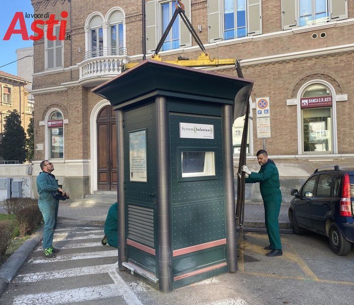 Si smantella la centralina di piazza Vittorio Veneto Si smantella la centralina di piazza Vittorio Veneto
