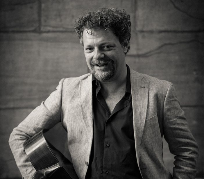 Chitarra da star al Foro Boario, domenica il concerto di Alessio Nebiolo