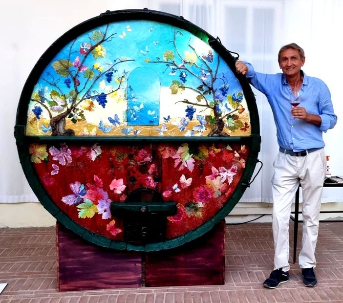 Ultimi giorni ad Asti per ammirare la botte gigante dell'artista Ezio Ferraris