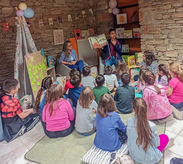 Bubbio rinnova la sua biblioteca con una festa e tanti progetti