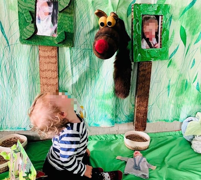 Un bambino dell'asilo nido Lo Scoiattolo