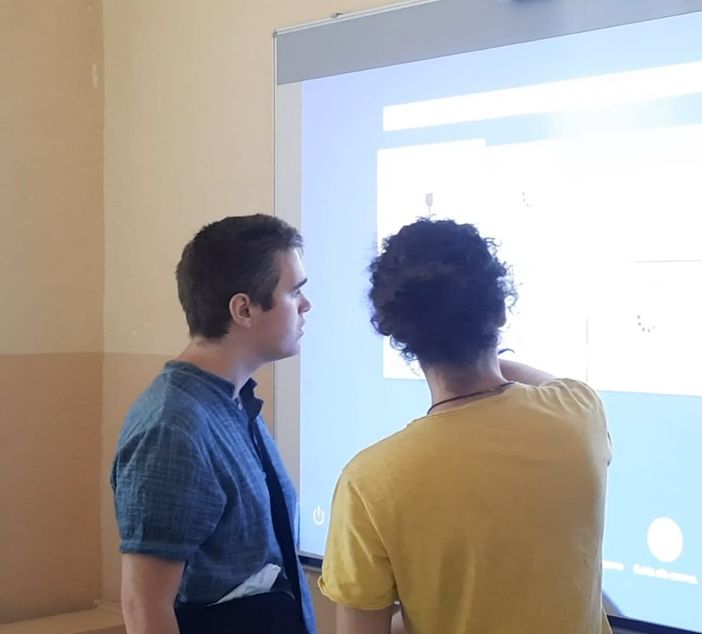 La storia di Michele, astigiano coraggioso. Il suo autismo non ha impedito il diploma al liceo artistico La storia di Michele, astigiano coraggioso. Il suo autismo non ha impedito il diploma al liceo artistico