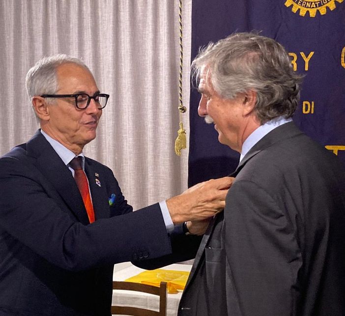 Il governatore distrettuale Remo Gattiglia con Marengo Il governatore distrettuale Remo Gattiglia con Marengo