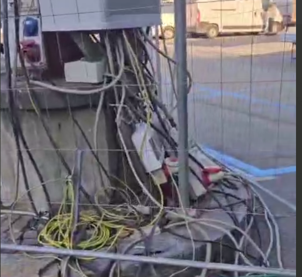 Fermo immagine tratto da uno dei filmati pubblicati nei gruppi WhatsApp degli ambulanti Fermo immagine tratto da uno dei filmati pubblicati nei gruppi WhatsApp degli ambulanti