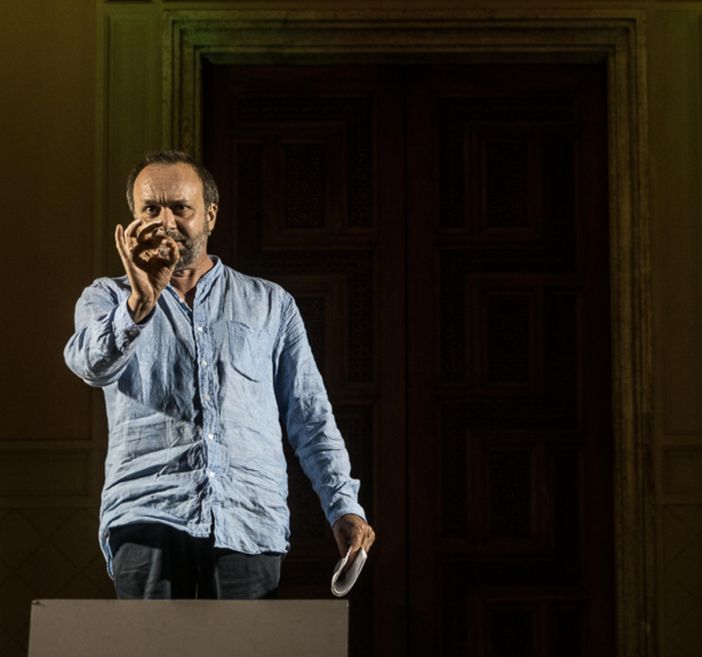 Domenica sera nell'Abbazia di Vezzolano in scena e 130 repliche de “Il nome della rosa”, a cura del Teatro di Riciclo Domenica sera nell'Abbazia di Vezzolano in scena e 130 repliche de “Il nome della rosa”, a cura del Teatro di Riciclo