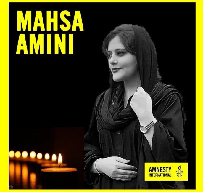 Flash mob anche ad Asti per le donne iraniane: Masha Amini. Donne, vita, libertà