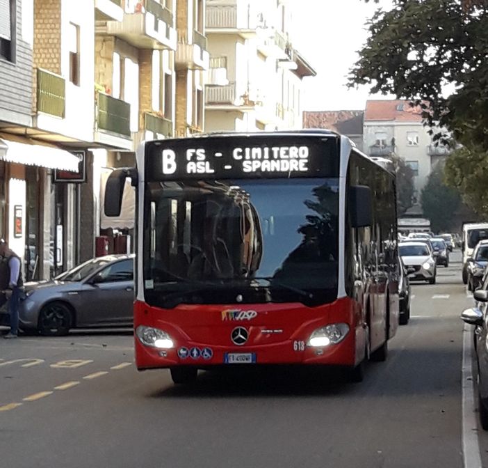 Potenziati gli autobus delle linee A e B in occasione della festività di Ognissanti Potenziati gli autobus delle linee A e B in occasione della festività di Ognissanti