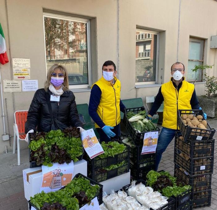 Coldiretti Asti ha effettuato la seconda consegna della “Spesa Sospesa” alla mensa sociale di Asti Coldiretti Asti ha effettuato la seconda consegna della “Spesa Sospesa” alla mensa sociale di Asti