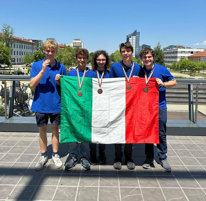 Da Asti a Sofia, la rincorsa di Stefano Pasquali terzo posto nelle Olimpiadi europee di Fisica