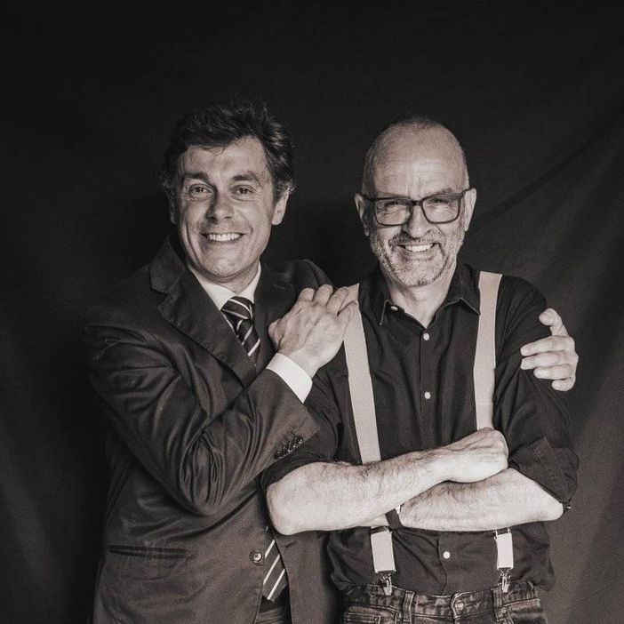 Un omicidio irrisolto del 1984 al centro del libro "Cena di classe" di Alessandro Perissinotto e Piero D'Ettorre Un omicidio irrisolto del 1984 al centro del libro "Cena di classe" di Alessandro Perissinotto e Piero D'Ettorre