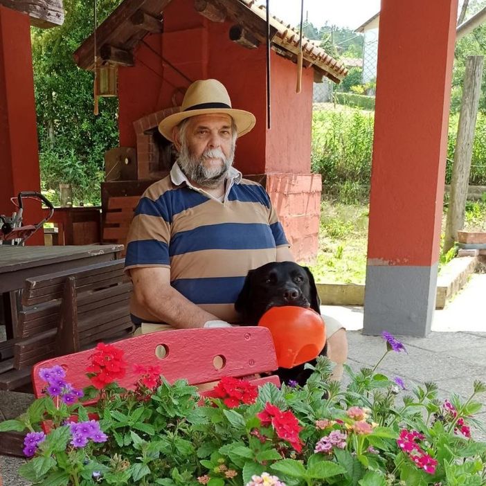 Claudio Aquilini con il suo adorato labrador Claudio Aquilini con il suo adorato labrador