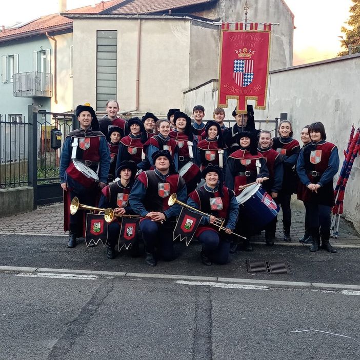 Il gruppo sbandieratori e musici di San Damiano ha iniziato la nuova attività Il gruppo sbandieratori e musici di San Damiano ha iniziato la nuova attività