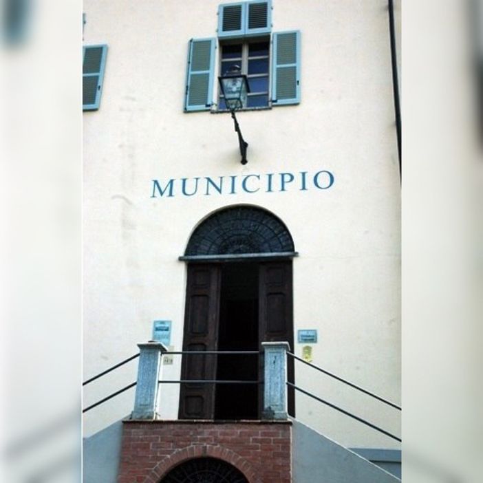 Quattro incontri per discutere delle dimissioni di otto consiglieri comunali di Rocca d'Arazzo