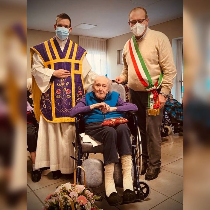 Festa a Montechiaro d'Asti per i 102 anni di Margherita Rosato