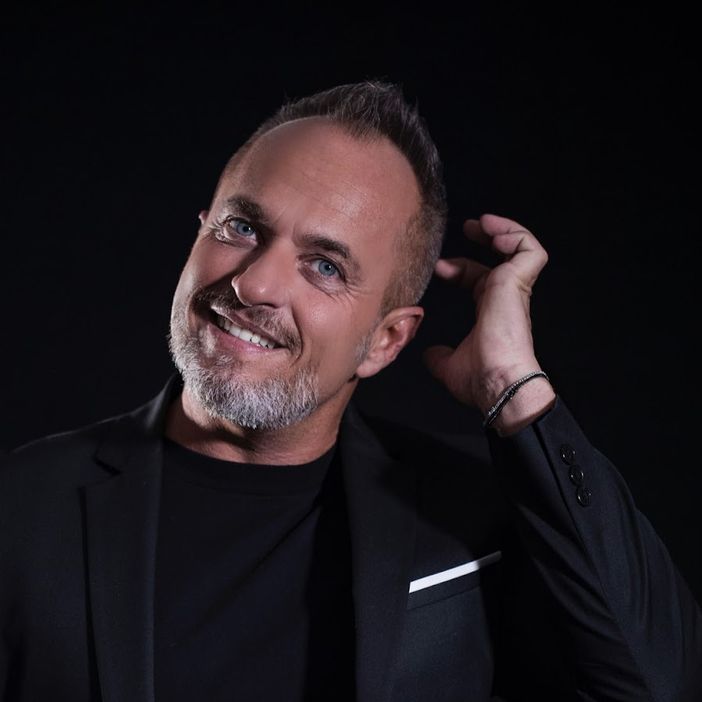 Emanuele Puzzilli: la cura del sorriso come strumento per riappropriarsi della propria identità Emanuele Puzzilli: la cura del sorriso come strumento per riappropriarsi della propria identità