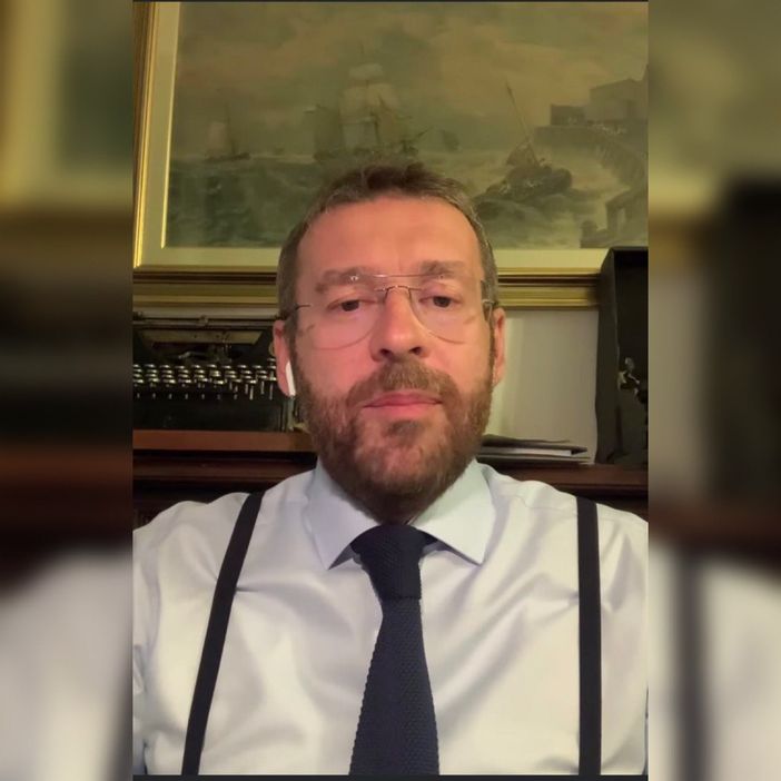 Lovisolo durante il video su facebook Lovisolo durante il video su facebook