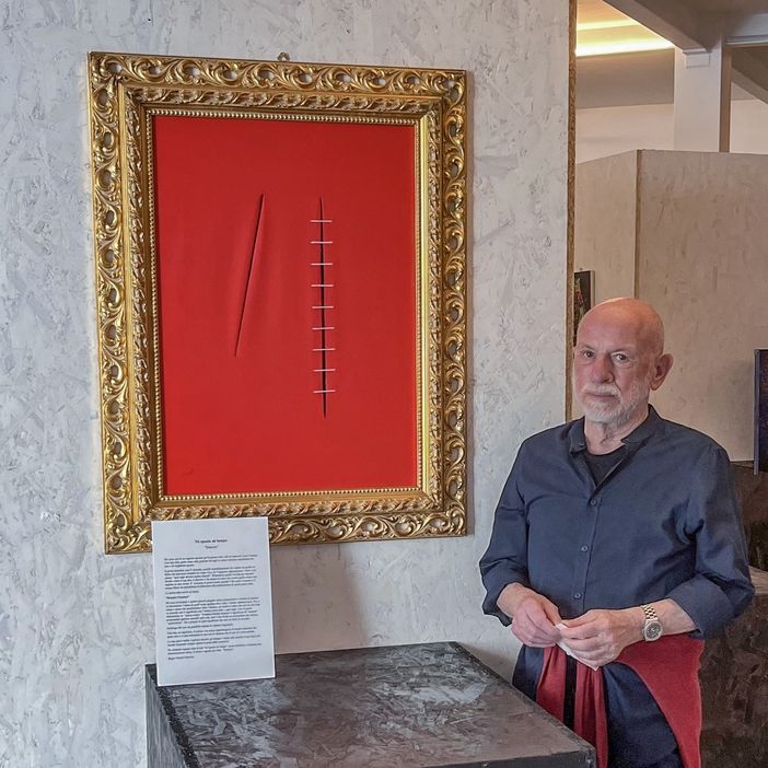 Scrittore e artista nicese rende omaggio alle opere di Lucio Fontana Scrittore e artista nicese rende omaggio alle opere di Lucio Fontana