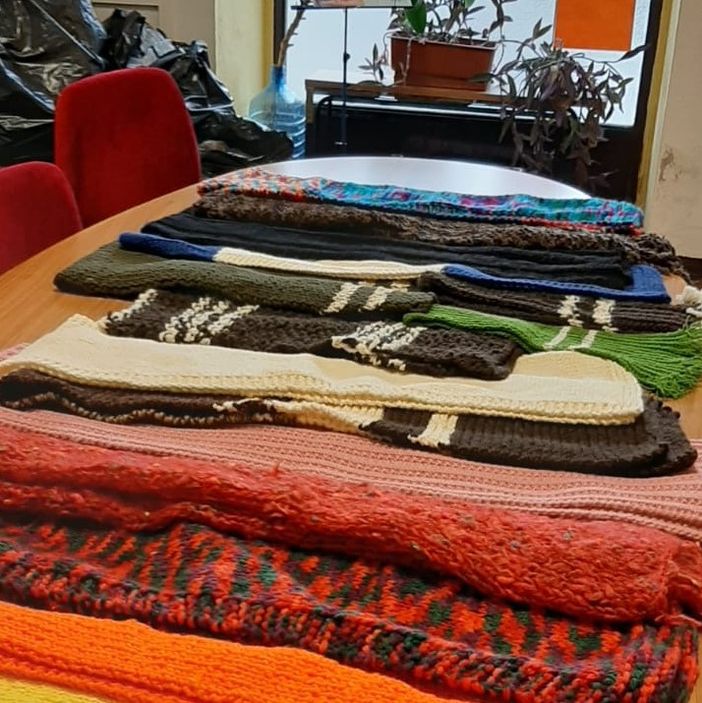 Pronte  le sciarpe &quot;che scaldano il cuore&quot; del Dono del volo