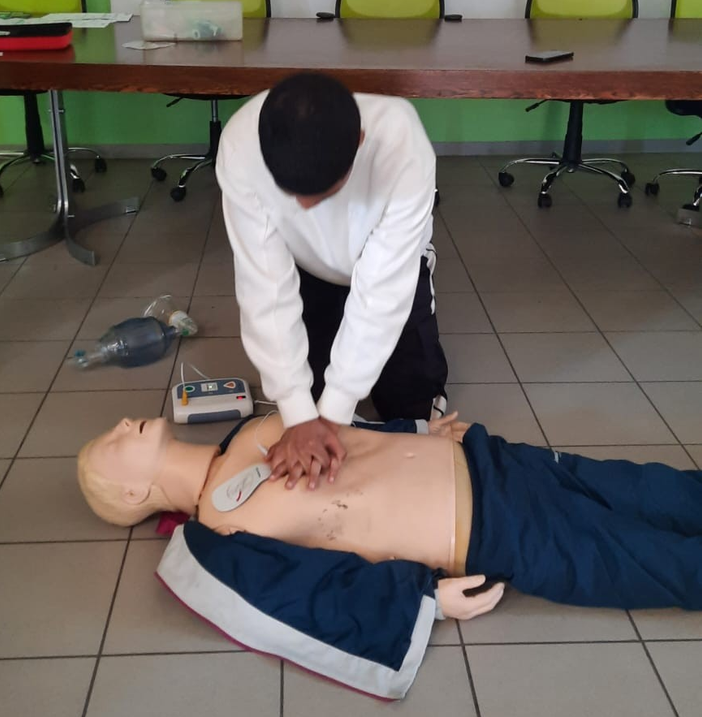 La voce... Delle scuole: L'Istituto GAUSS ringrazia la Croce Verde di Asti per il corso di Primo Soccorso