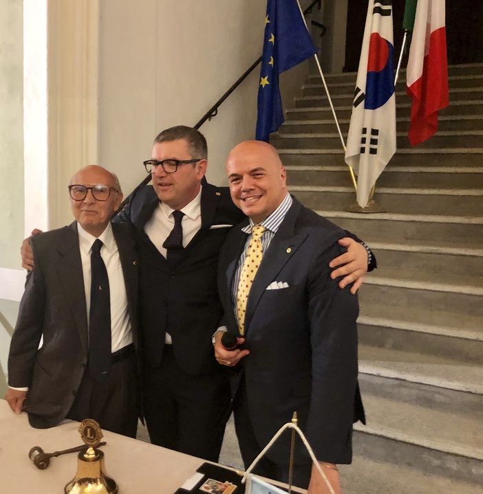 Da sinistra: Antonio Ragusa, Stefano Robino e il cerimoniere Riccardo Longo