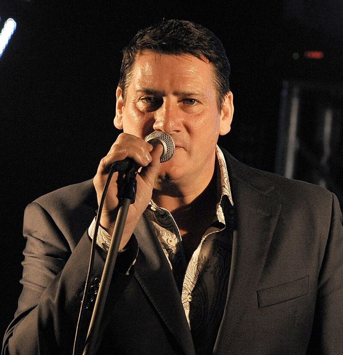 By veDro - l'Italia al futuro - File:Tony Hadley, vedrò2012.jpg, CC BY-SA 2.0, https://commons.wikimedia.org/w/index.php?curid=142331778 By veDro - l'Italia al futuro - File:Tony Hadley, vedrò2012.jpg, CC BY-SA 2.0, https://commons.wikimedia.org/w/index.php?curid=142331778