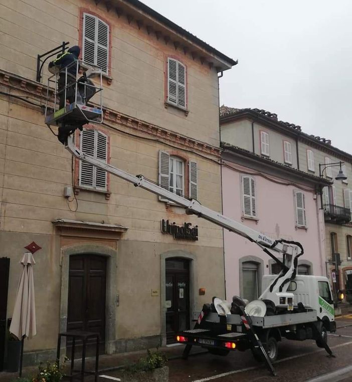 A Costigliole proseguono i lavori di sostituzione delle luci, con nuovi impianti led