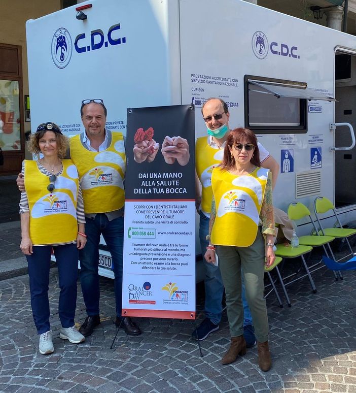 Ad Asti la prevenzione per il carcinoma del cavo orale è tornata in piazza. Le visite gratuite continuano per tutto il mese