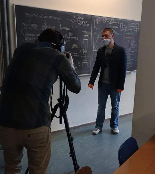 Anche l’istituto Artom contribuisce alla didattica a distanza proposta su Rai Scuola Anche l’istituto Artom contribuisce alla didattica a distanza proposta su Rai Scuola