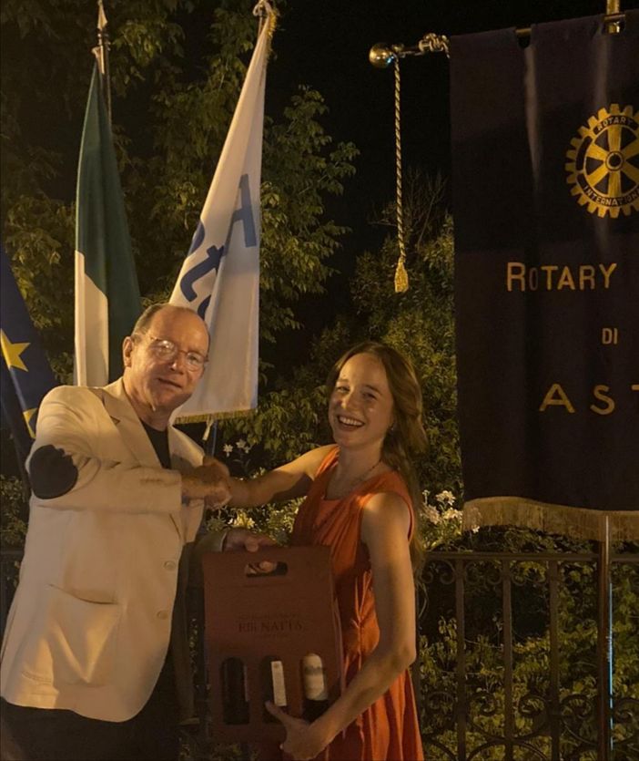 La Occhionero con Luigi Florio, presidente del Rotary Club Asti La Occhionero con Luigi Florio, presidente del Rotary Club Asti