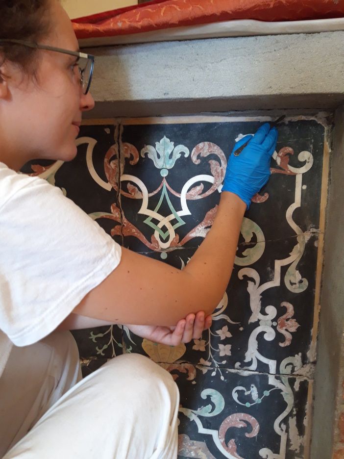 Antignano: al via il restauro sul paliotto d'altare nella chiesa di Santo Stefano