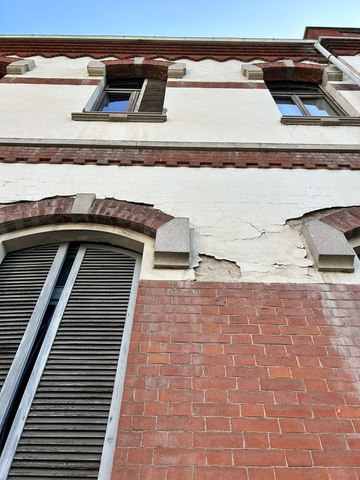 Michele Miravalle: "La ex Casa di Riposo versa tra degrado e abbandono" Michele Miravalle: "La ex Casa di Riposo versa tra degrado e abbandono"