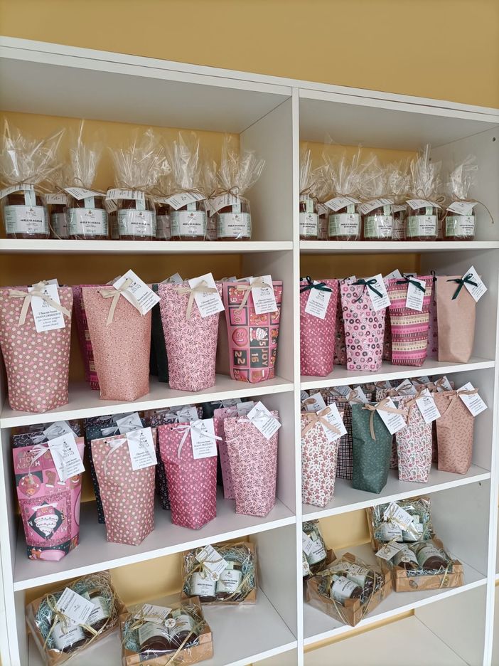 "Le buone idee" riapre per un Natale artigianale e solidale "Le buone idee" riapre per un Natale artigianale e solidale