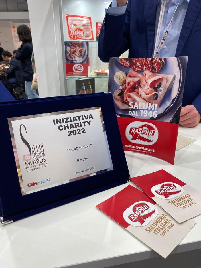 Raspini, premiata con due "Salumi&Consumi Awards", presenta le sue novità a Cibus Connecting Italy 2023 Raspini, premiata con due "Salumi&Consumi Awards", presenta le sue novità a Cibus Connecting Italy 2023