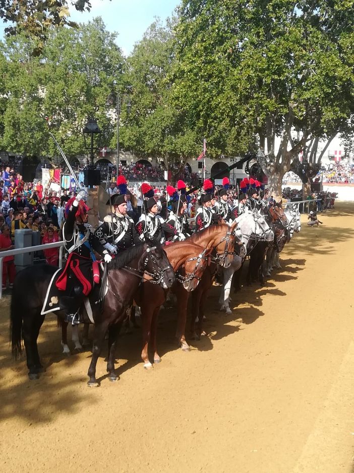 Il Quarto Reggimento dei Carabinieri a cavallo ha reso omaggio alla Città di Asti [VIDEO]