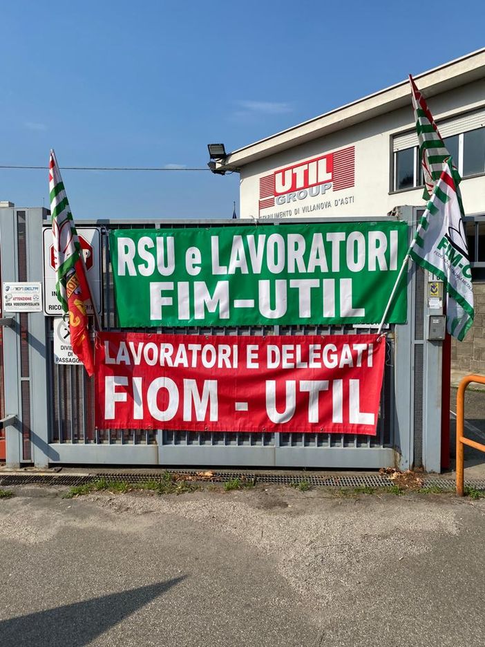 Sciopero alla Util di Villanova d'Asti, dopo la dichiarazione di 25 esuberi [FOTO]