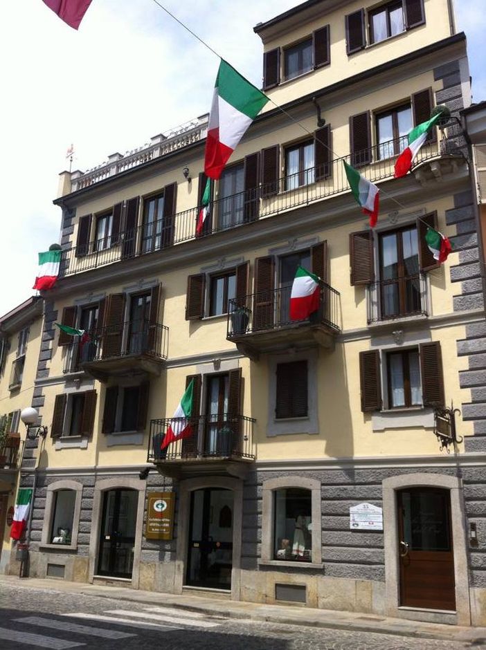 “La fabbrica dell’oro riparte dall’arte” per accogliere all’insegna della bellezza i primi turisti post lockdown “La fabbrica dell’oro riparte dall’arte” per accogliere all’insegna della bellezza i primi turisti post lockdown