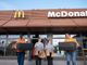 Ad Asti McDonald’s e Fondazione Ronald McDonald donano 40 pasti caldi a settimana a chi è in difficoltà