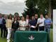 La delegazione della Fondazione Astigiana per la salute - Rossella Maggiora, Roberto Briccarello, Luisa Amalberto, Roberto Ruscalla, Ferruccio Balistreri - con il presidente del Golf Club Fabio Malfatto, il direttore Alessandro Sità, il primario del reparto di Oculistica Giancarlo Dapavo e i giocatori premiati.