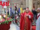 Monsignor Dziwisz ritratto durante la messa solenne