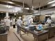 Studenti e studentesse della Scuola Alberghiera a lezione di Cucina e in Sala